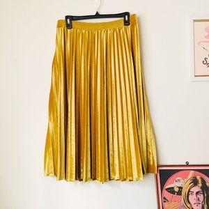 A New Day Pleated Velvet Skirt // Mustard